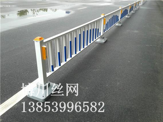 张掖市市政道路护栏草坪护栏 - 哪里好